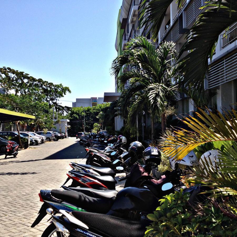 Greensa Inn Surabaya Exterior photo